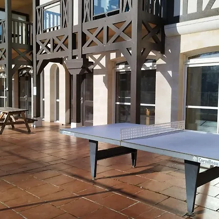 Zen Et A Deauville, Piscine, Parking, Wifi Апартаменты