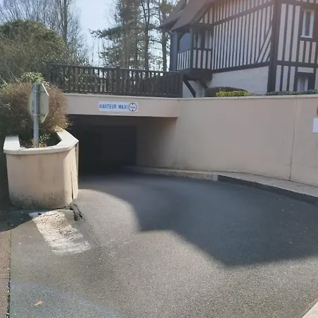 Zen Et A Deauville, Piscine, Parking, Wifi ドーヴィル